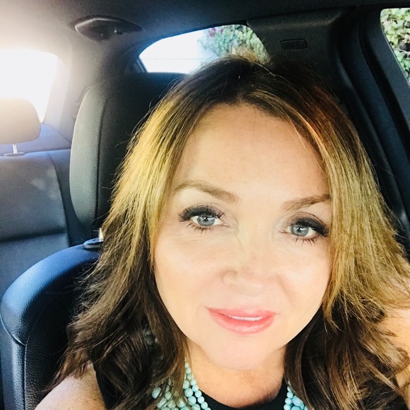 Meet your Posher, Janina - Picture 1 of 1